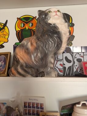 Large Vintage Ceramic Gray & White Cat Figurine